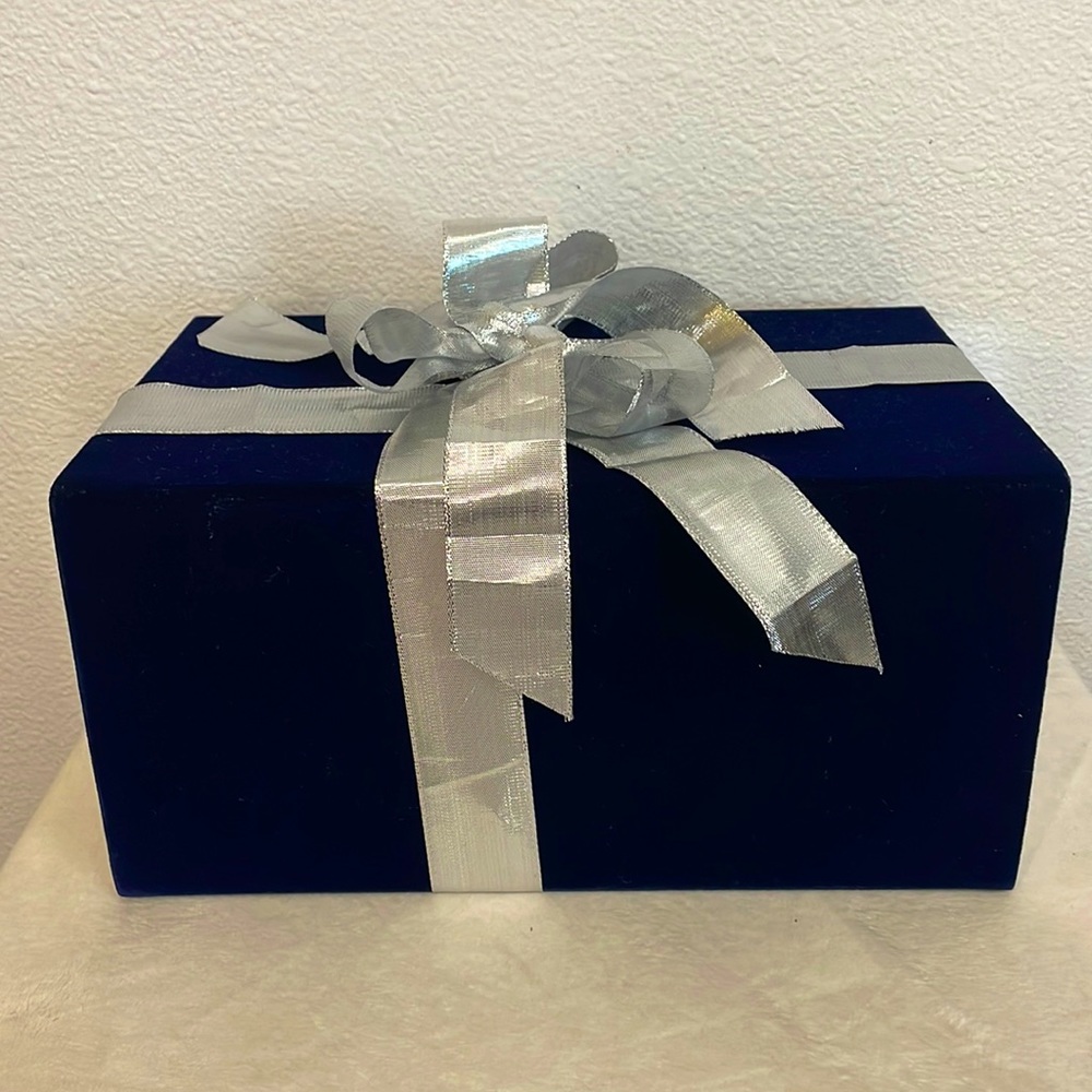 - La Praire Blue Velvet Empty Gift Box with Ribbon
